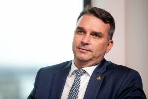 Flávio Bolsonaro propõe PEC que acaba com reeleição para presidente da República