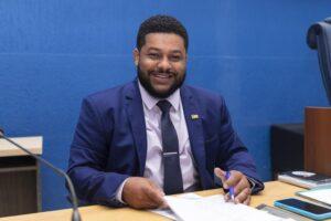 Professor Pedrinho Jr requisita segurança no trânsito e melhoria da infraestrutura urbana