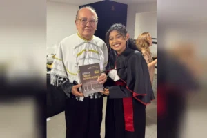 Filha de garçom do STF se forma em direito com bolsa doada pelo IDP