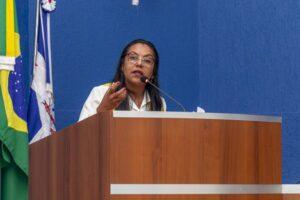 Vereadora Sirlene dos Santos solicita contratação de mastologista