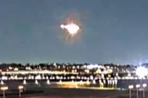 Novo vídeo mostra colisão entre helicóptero militar e avião nos EUA. Veja