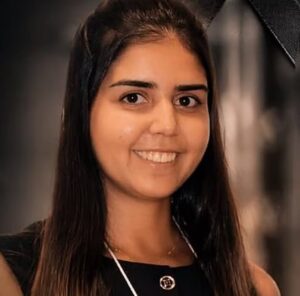 Jovem é presa após atear fogo e matar atendente por ciúmes em MG. Veja vídeo