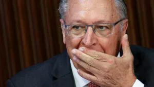 Alckmin muda o tom sobre taxa das blusinhas e diz que ‘não há ainda decisão sobre isso’