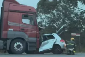 Casal, três filhos e avó morrem em grave acidente na BR-251 em MG