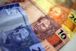 Governo propõe salário mínimo de R$ 1.717 para 2027