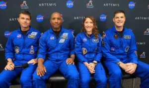 Relógio usado por astronautas da Artemis II foi feito com tecnologia criada pela USP