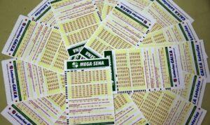 Mega-Sena acumula e prêmio de edição de aniversário vai a R$ 300 milhões