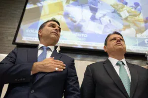 Tarcísio pode substituir Flávio na corrida presidencial? Entenda regra