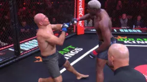 Ex-campeão do UFC, Cigano sofre nocaute brutal em evento da Netflix