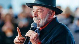 Lula cita ‘Hitler’, ofende catarinenses, e o comício ‘flopou’
