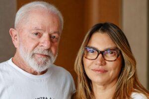 Lula exibe presente barato a Janja após gastos de Luxo do Governo
