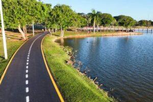 Após recapeamento, pista da Lagoa ganha nova sinalização viária