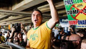 TSE suspende pesquisa acusada de induzir respostas contra Flávio