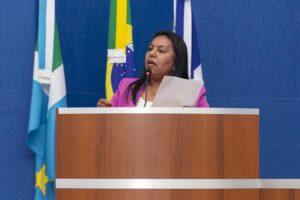 Sirlene dos Santos pede equipamentos para USF e Casa do Artesão