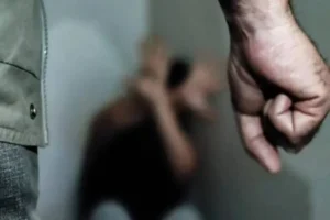 Deputado federal exonera assessor após denúncia de agressão e estupro
