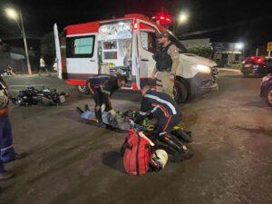 TRÊS LAGOAS: Acidente entre moto e dois carros deixa moto entregador ferido