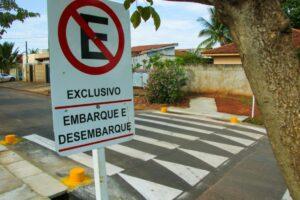 Faixa elevada em frente ao Tia Nega garante mais segurança para idosos atendidos pelo SCFV