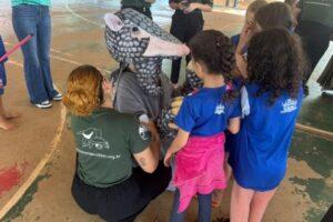 Prefeitura de Três Lagoas investe na educação ambiental e celebra o Dia do Tatu-Canastra com alunos da Rede Municipal