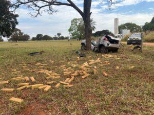 PRF apreende 445 kg de maconha após tentativa de fuga em Brasilândia (MS)