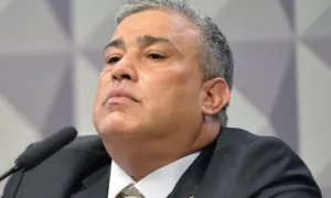 Após nove meses foragido, presidente da Conafer se entrega à PF em Brasília