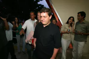 Justiça de SP rejeita pedido de Lulinha para remover vídeo de Flávio Bolsonaro