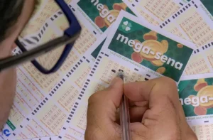 Mega-Sena hoje (18) com prêmio de 45 milhões: veja como jogar online e o valor do rendimento mensal do prêmio