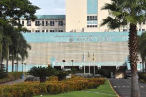 Santa Casa diz que atendimento seguirá normal após operação que prendeu seis