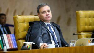 Mendonça dá ‘aula’ a Moraes após ministro errar conta no STF Digital