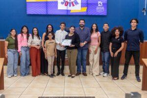 Sessão do Parlamento Jovem conta com aprovação de cinco projetos de lei e posse de vereador