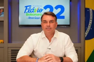 Flávio Bolsonaro lança canal digital com programação 24 horas