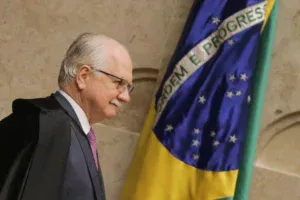 Fachin reúne ministros diante de temor de crise do STF contaminar o TSE