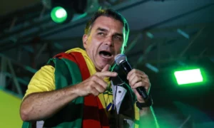 Flávio comemora entrevista de amiga de Lulinha; deputada pede proteção a testemunha